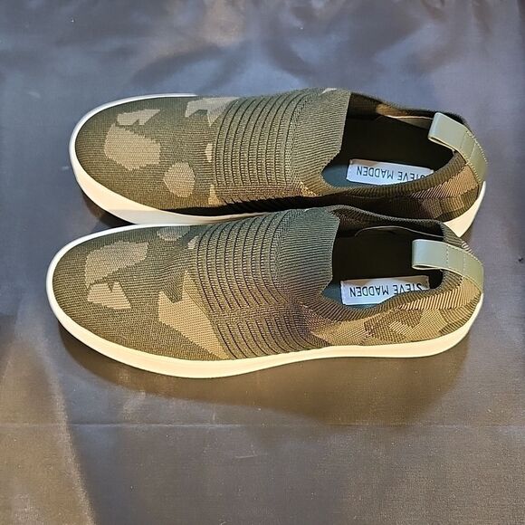 BRAND NEW STEVE MADDEN BEALE CAMOFLAGE SLIP-ON SNEAKER - Picture 7 of 15